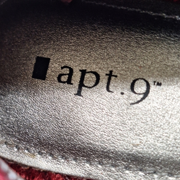 Apt. 9 Burgundy Classic Quiet Luxury Elegant Classy Velvet Peep Toe Wedges 6.5 - Picture 11 of 12